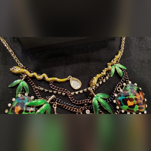 Betsey Johnson JUNGLE NECKLACE AND BRACELET SET VINTAGE - Picture 5 of 9